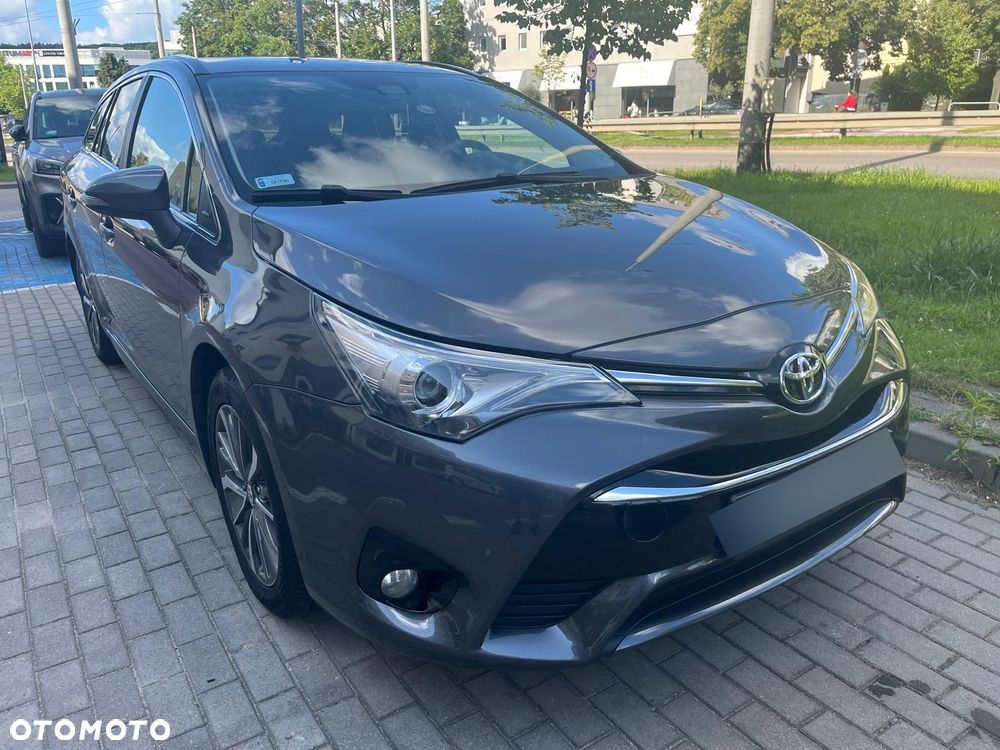 Toyota Avensis 1.8 Premium - 1