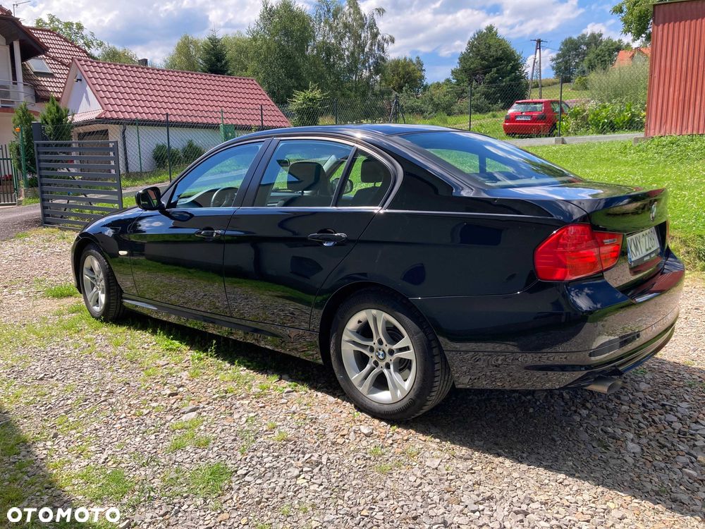 BMW 3 Series 2009 photo 3