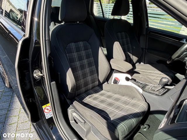 Volkswagen Golf GTD 2.0 TDI SCR DSG - 19