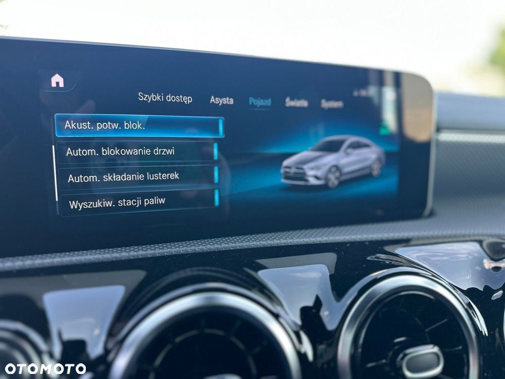 Mercedes-Benz CLA 200 Progressive 7G-DCT - 21