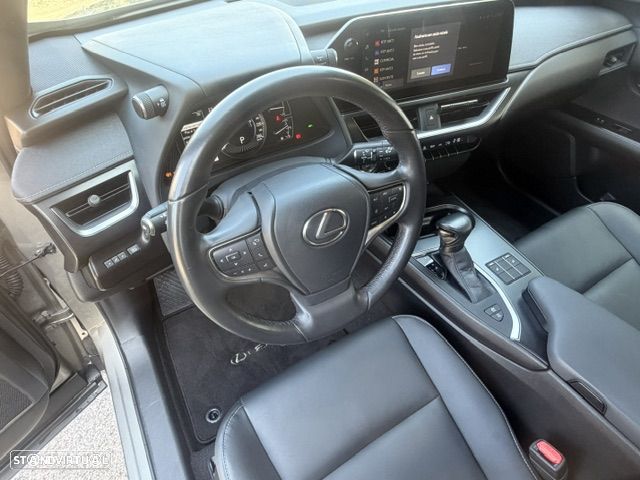 Lexus UX 250h - 8