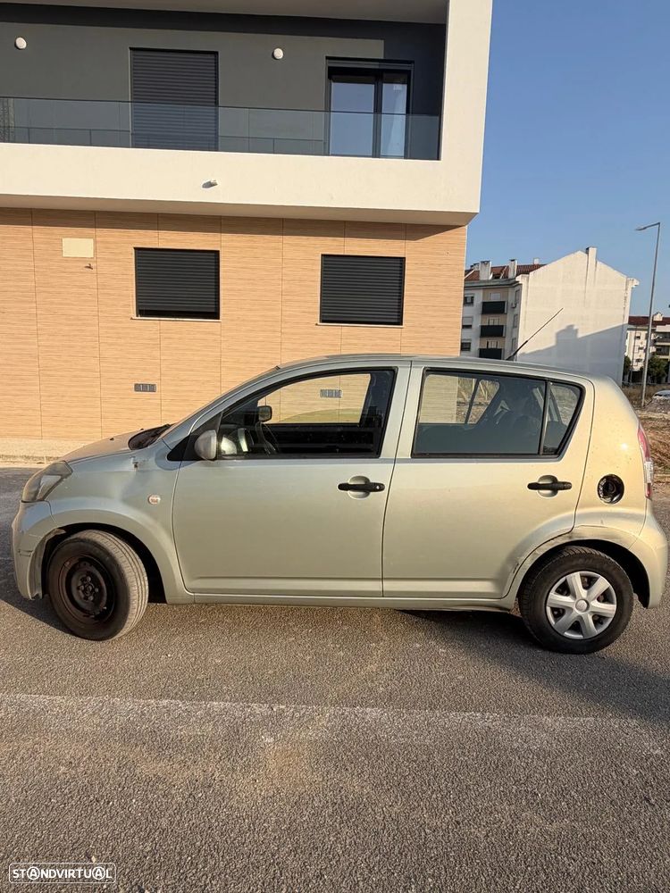 Daihatsu Sirion 1.0 - 3