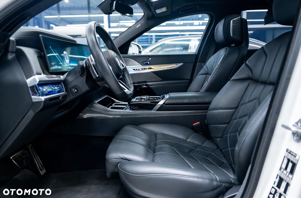 BMW Seria 7 740d xDrive sport - 26