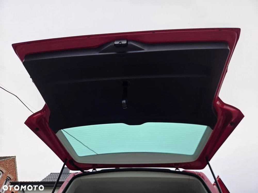 Volkswagen Multivan - 30