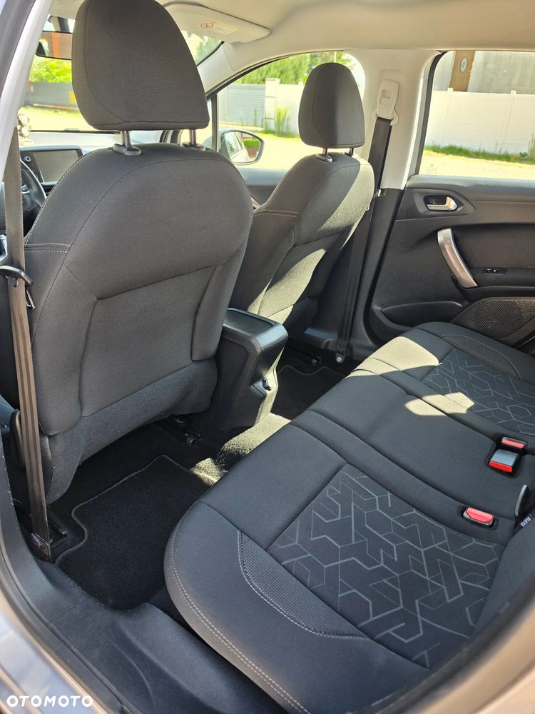 Peugeot 2008 - 18