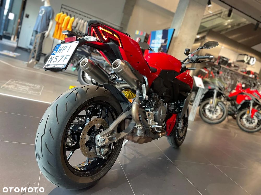 Ducati Streetfighter V2 - 9