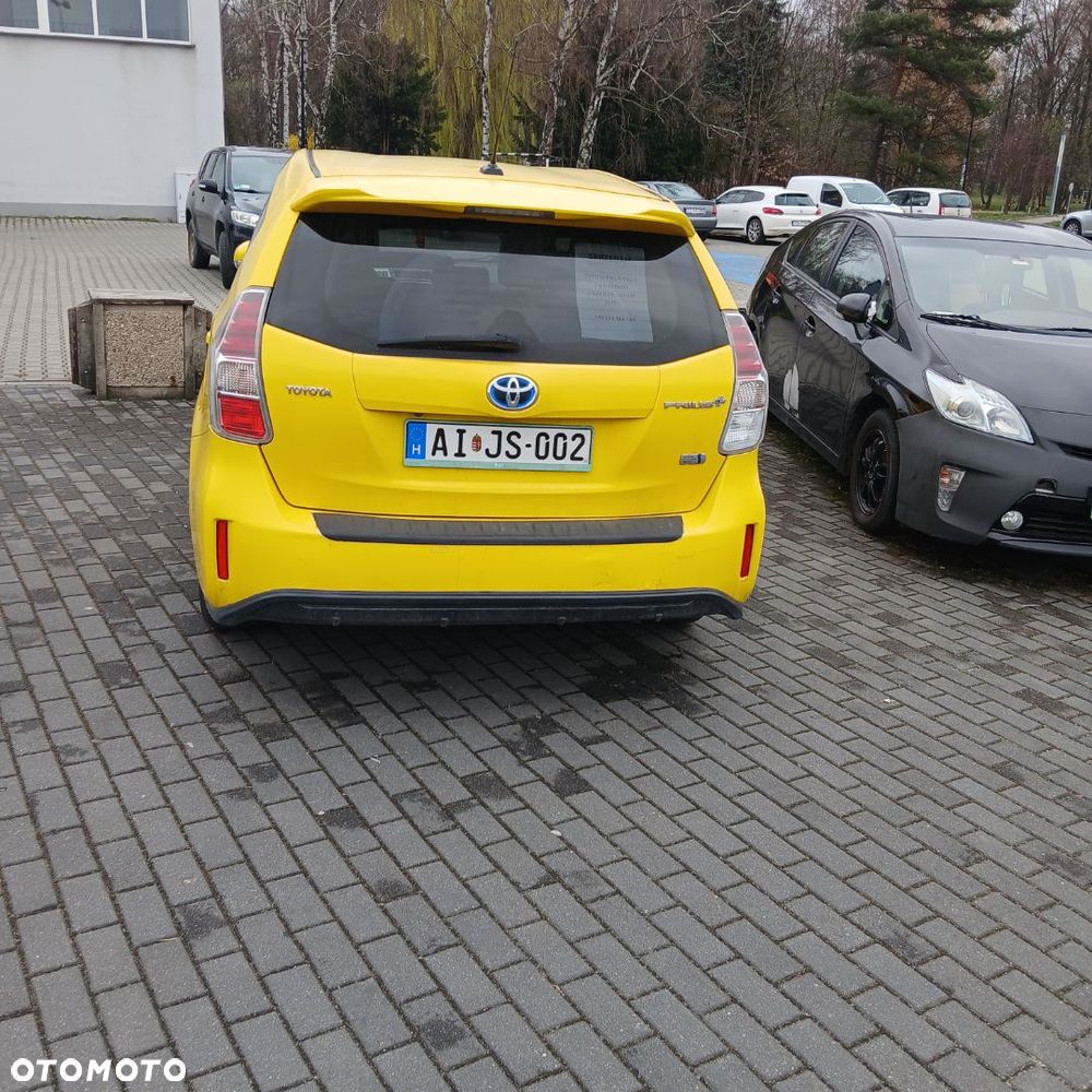 Toyota Prius+ (Hybrid) - 3