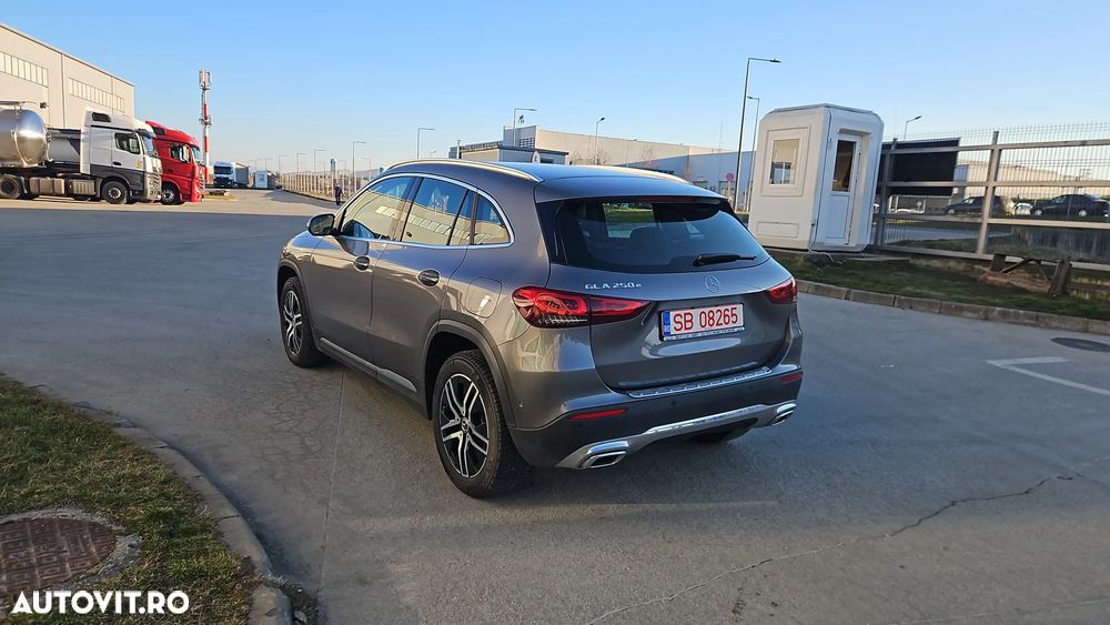 Mercedes-Benz GLA 250 e 8G-DCT Style - 3