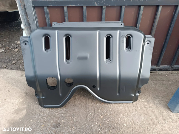 Scut metalic motor Dacia original