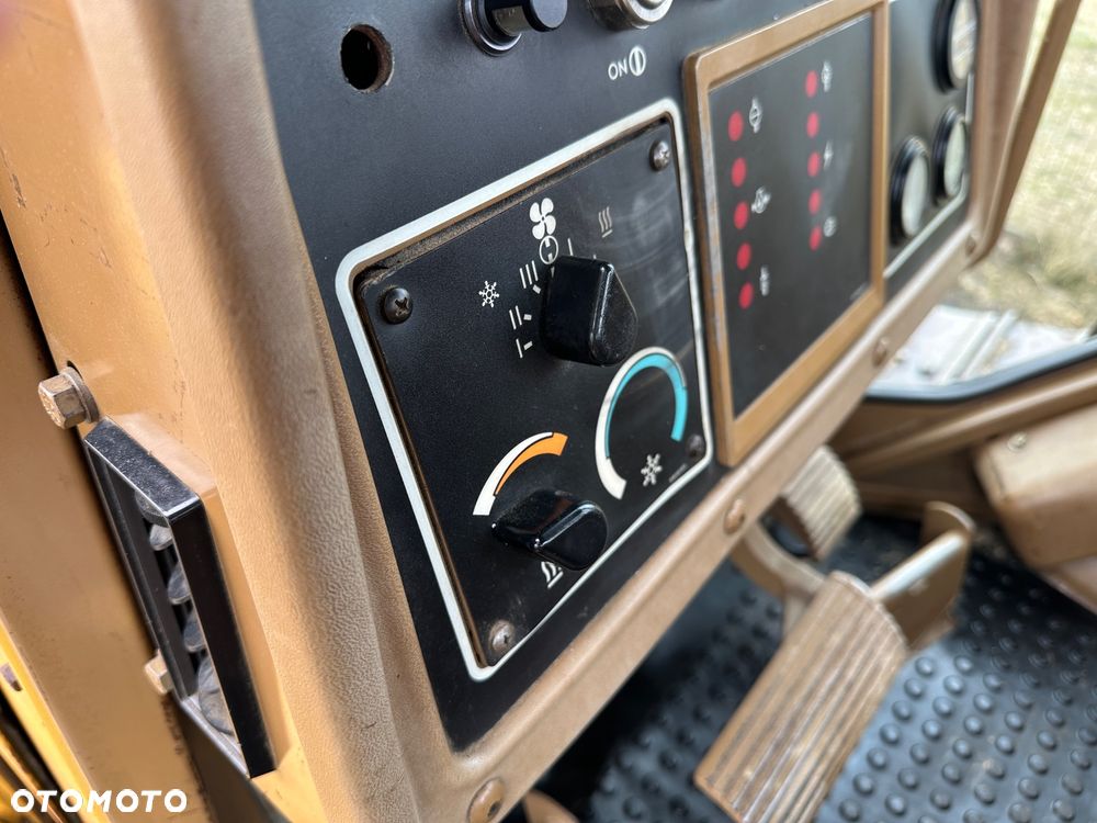 Caterpillar D4H LGP 7100 mth Riper - 23