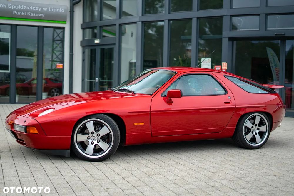Porsche 928 S4 - 12