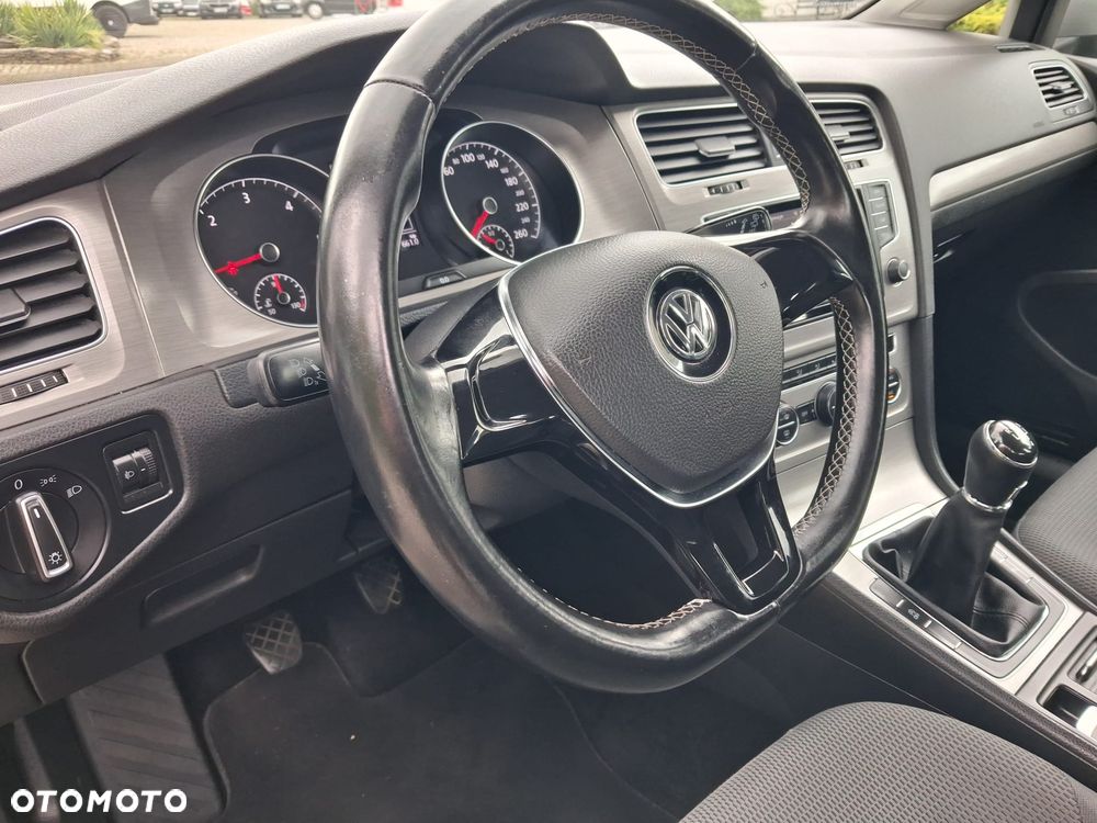 Volkswagen Golf - 18