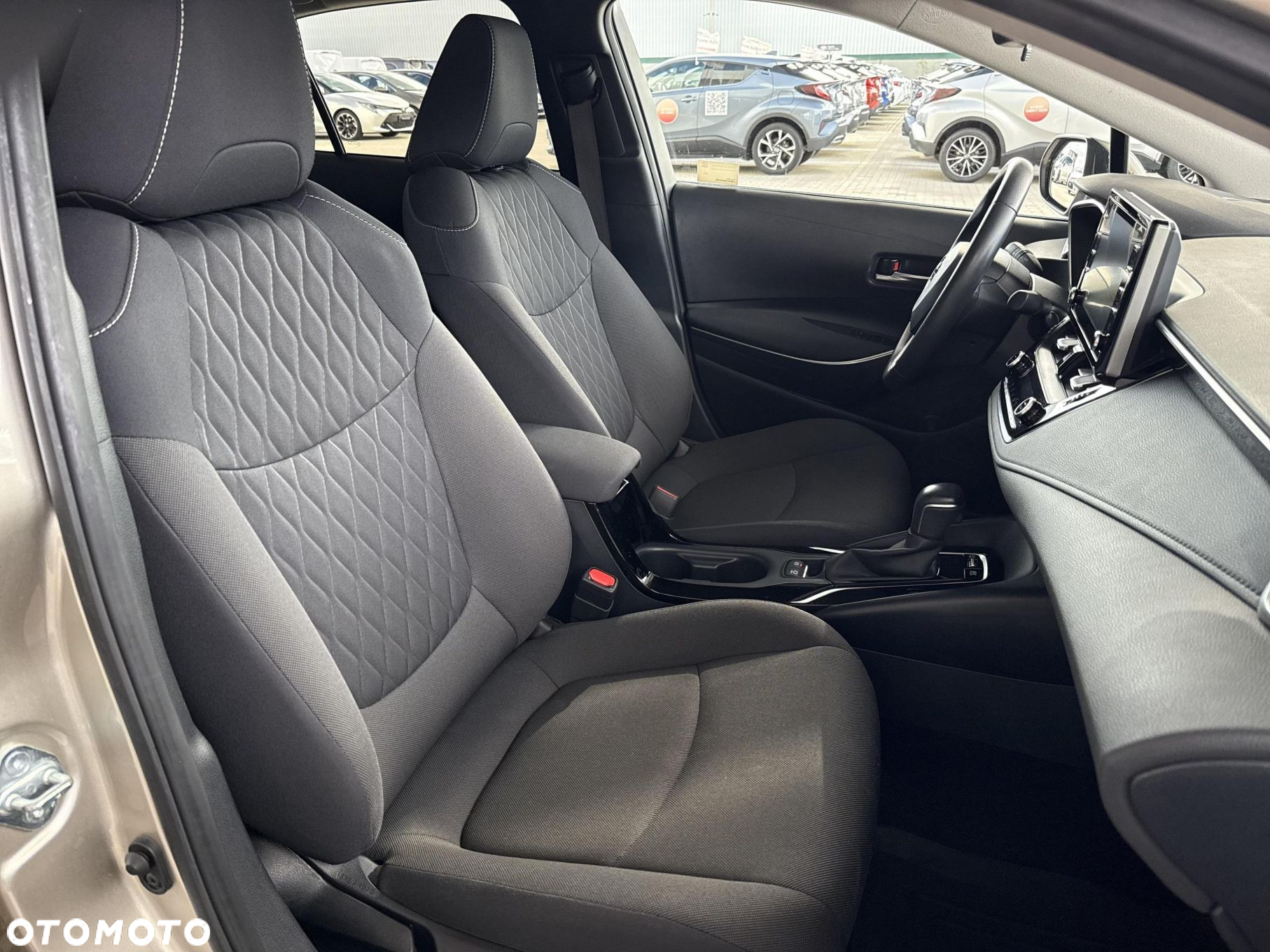 Toyota Corolla 1.8 Hybrid Comfort - 9