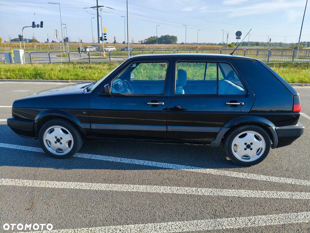 Volkswagen Golf 1.8 GL - 9