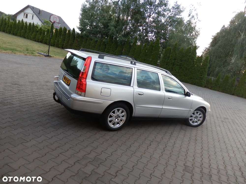 Volvo V70 2.4 Comfort - 4