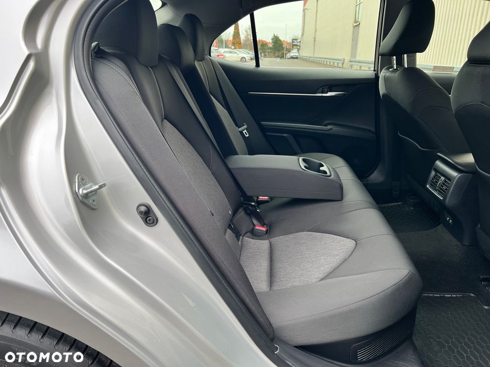 Toyota Camry 2.5 Hybrid Comfort CVT - 19