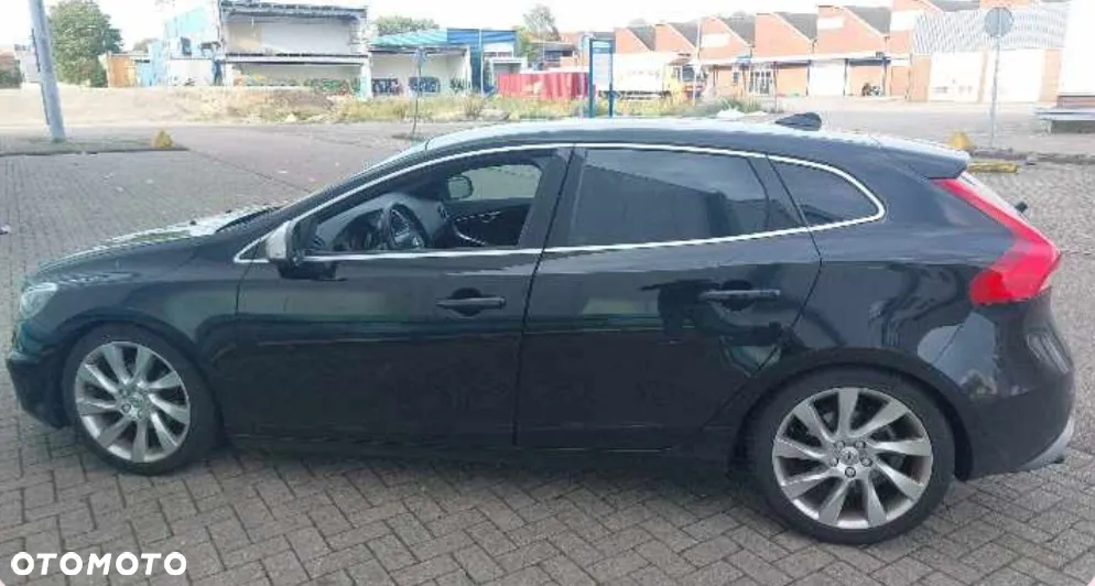 Volvo V40 D2 Drive-E R-Design Momentum - 17