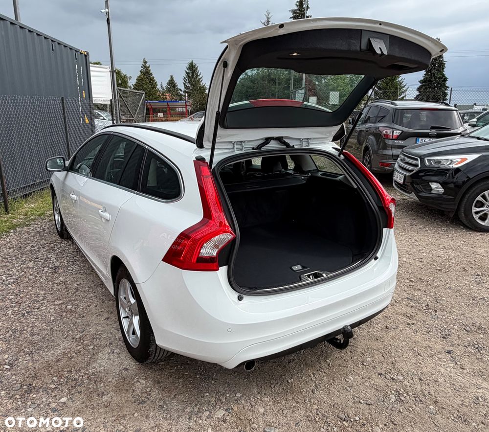 Volvo V60 D3 Drive-E Momentum - 32