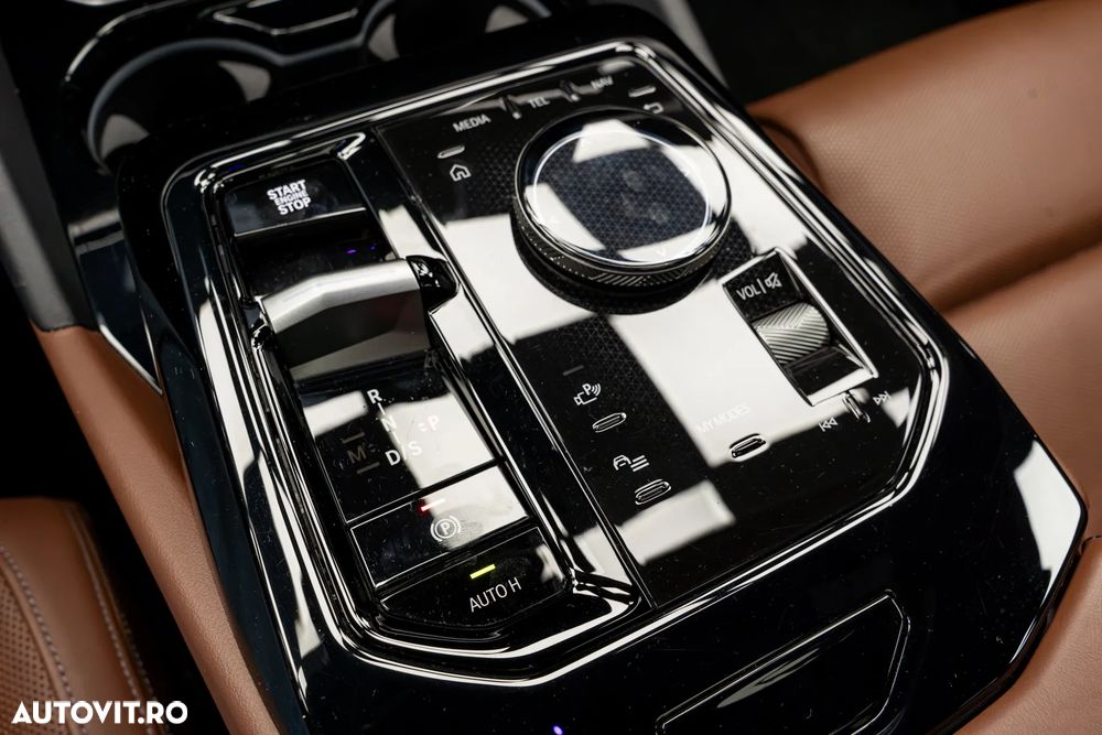 BMW Seria 5 520i Aut. M Sport Edition - 36