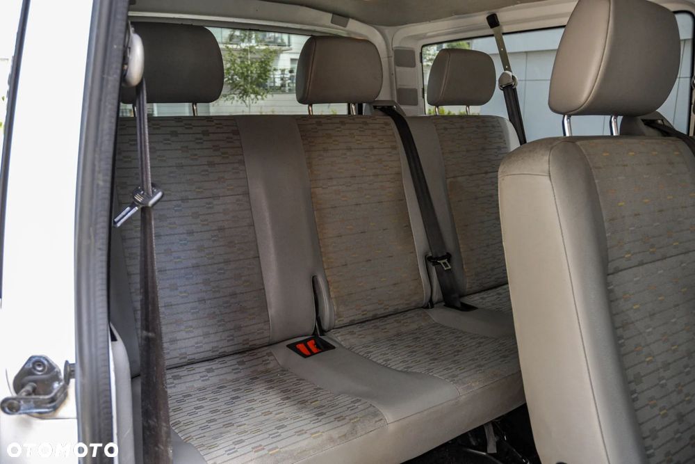 Volkswagen Transporter - 12