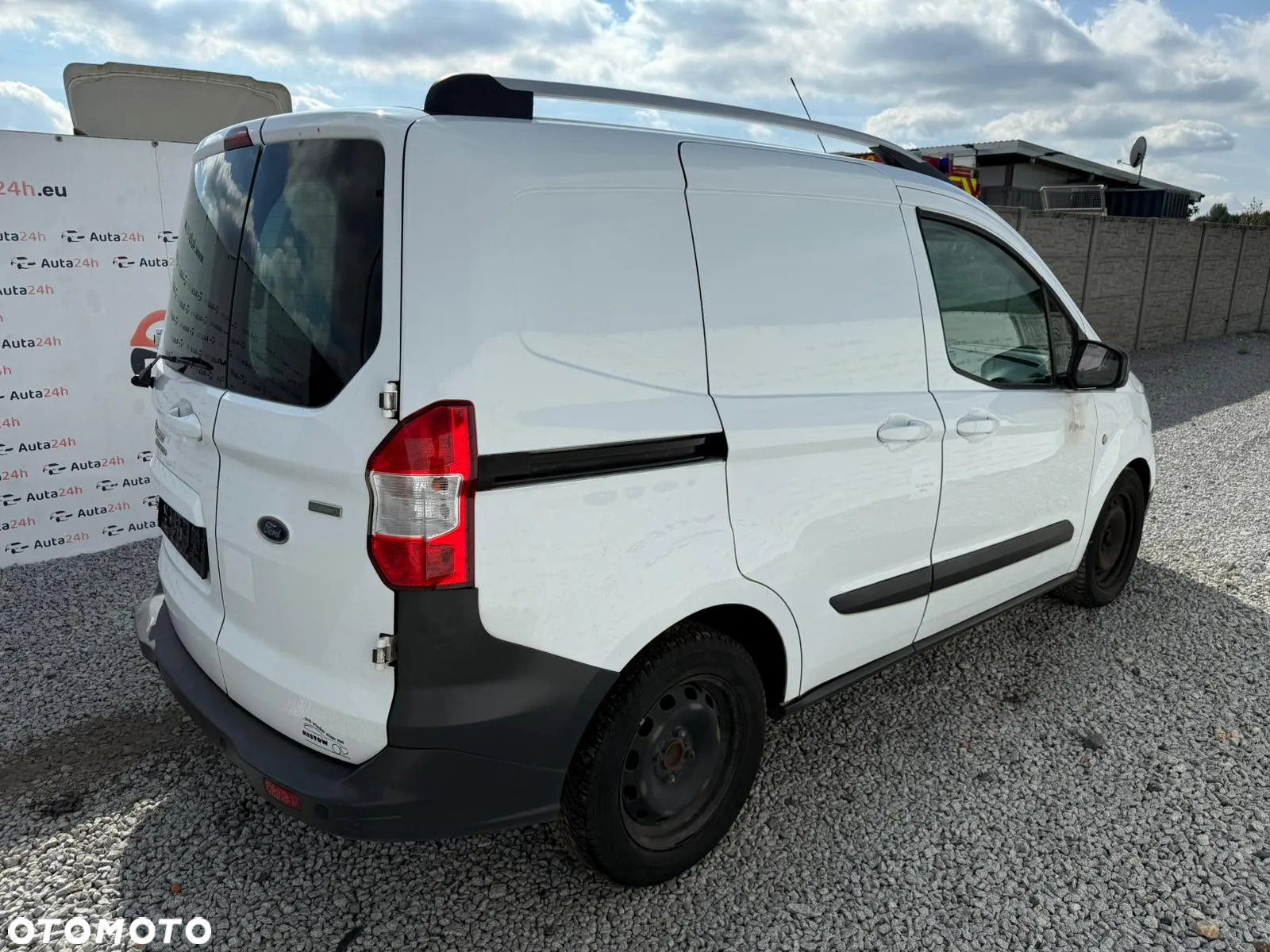 Ford Transit Courier - 5