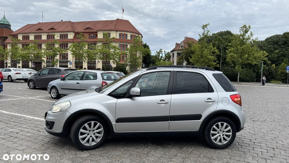 Suzuki SX4 1.6 Comfort Plus - 8