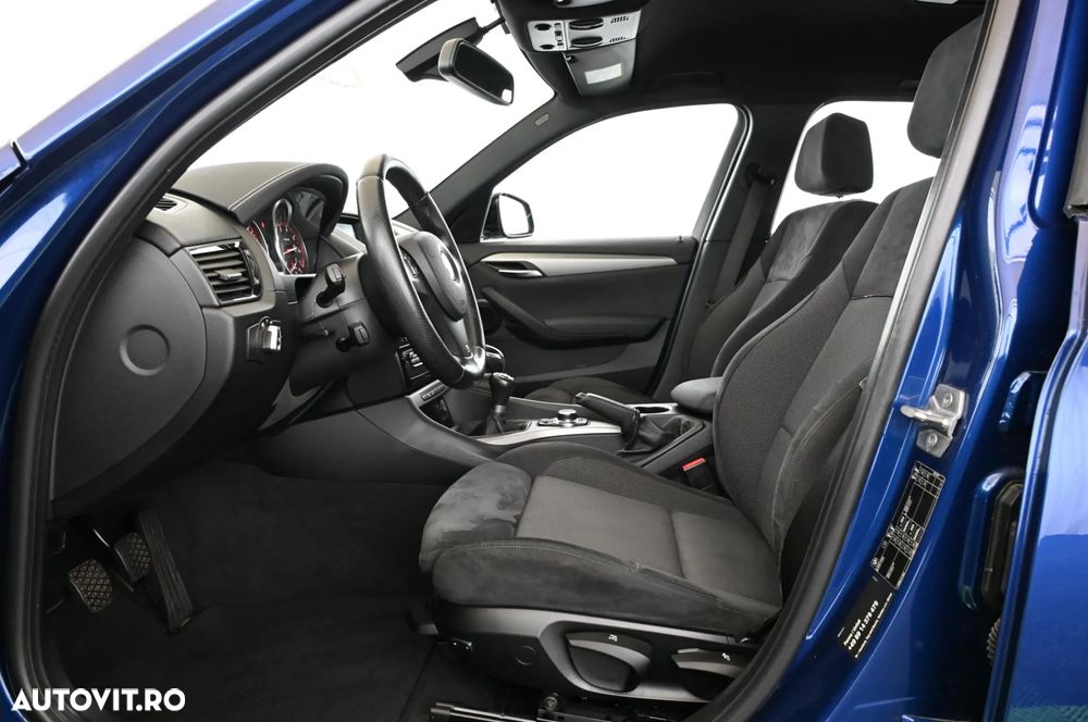 BMW X1 sDrive18i Sport Line - 18