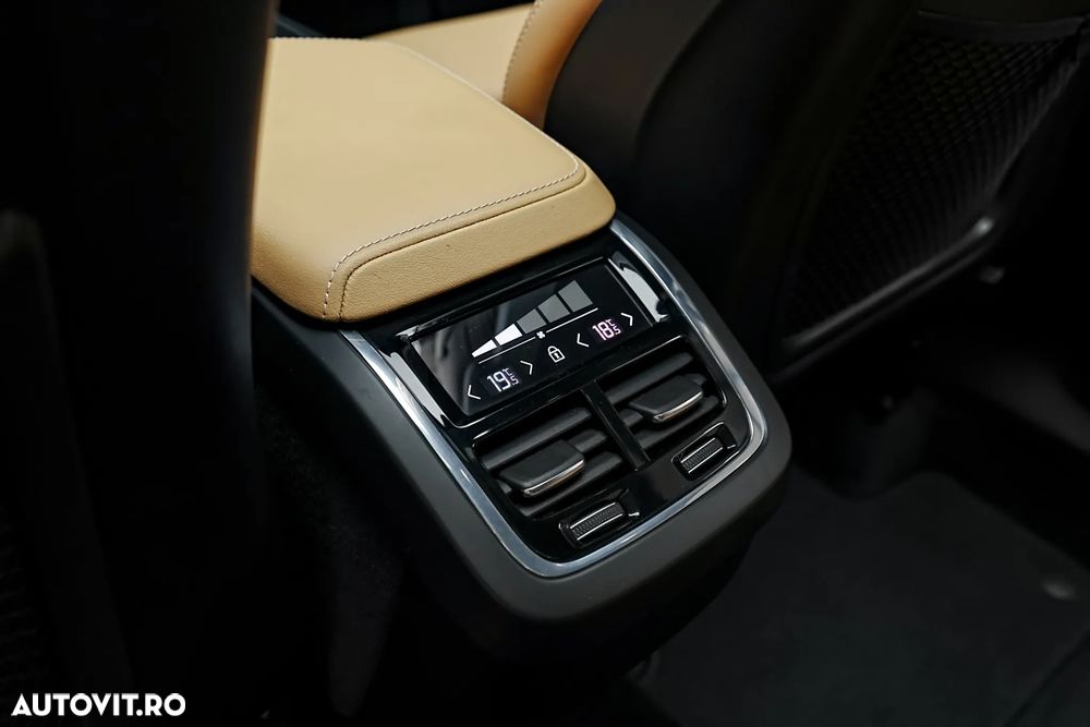 Volvo XC 60 B5 D AWD Geartronic Inscription - 39