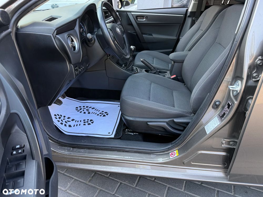 Toyota Corolla 1.6 Comfort - 13