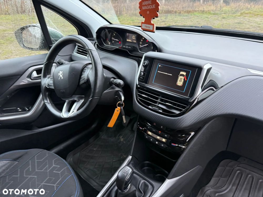 Peugeot 2008 1.2 Pure Tech Style - 5