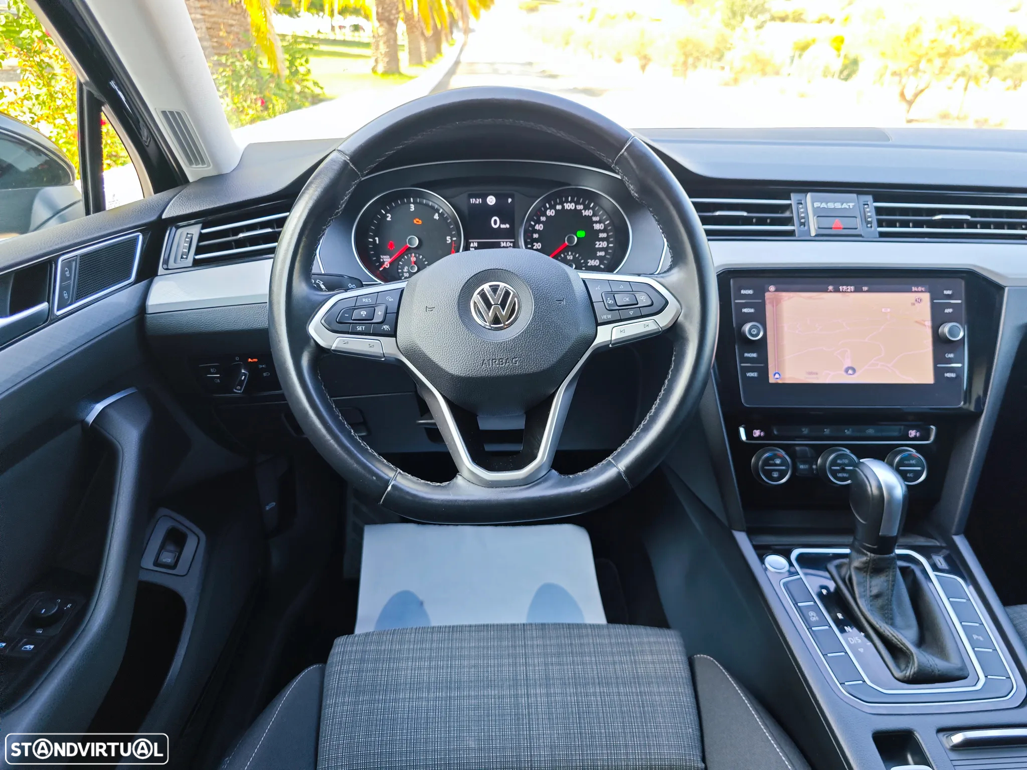 VW Passat Variant 2.0 TDi Business DSG - 14