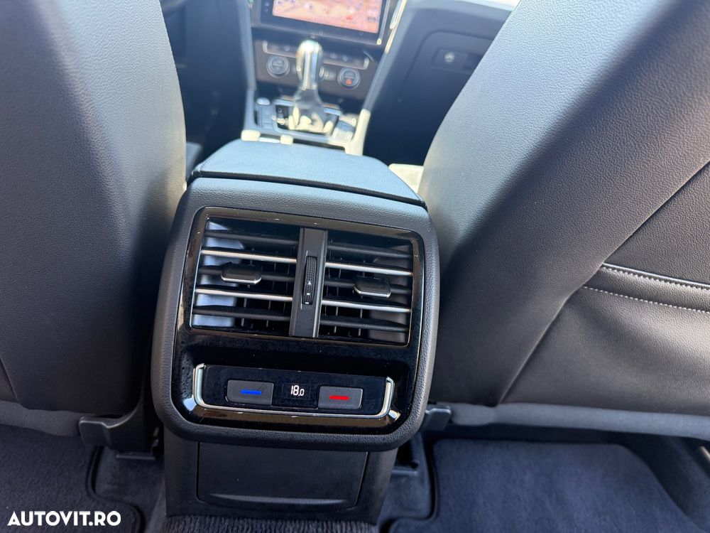 Volkswagen Passat Variant 2.0 TDI DSG 4Motion Highline - 36