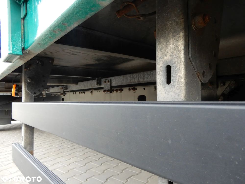 Zabudowa paka firanka winda PALFINGER - 11