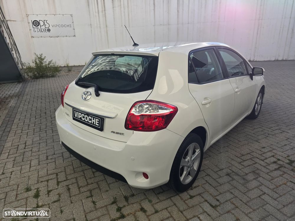 Toyota Auris 1.33 VVT-i Exclusive - 32
