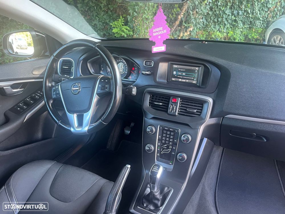 Volvo V40 2.0 D3 R-Design Momentum - 19