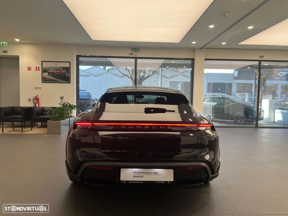 Porsche Taycan Cross Turismo 4 - 4