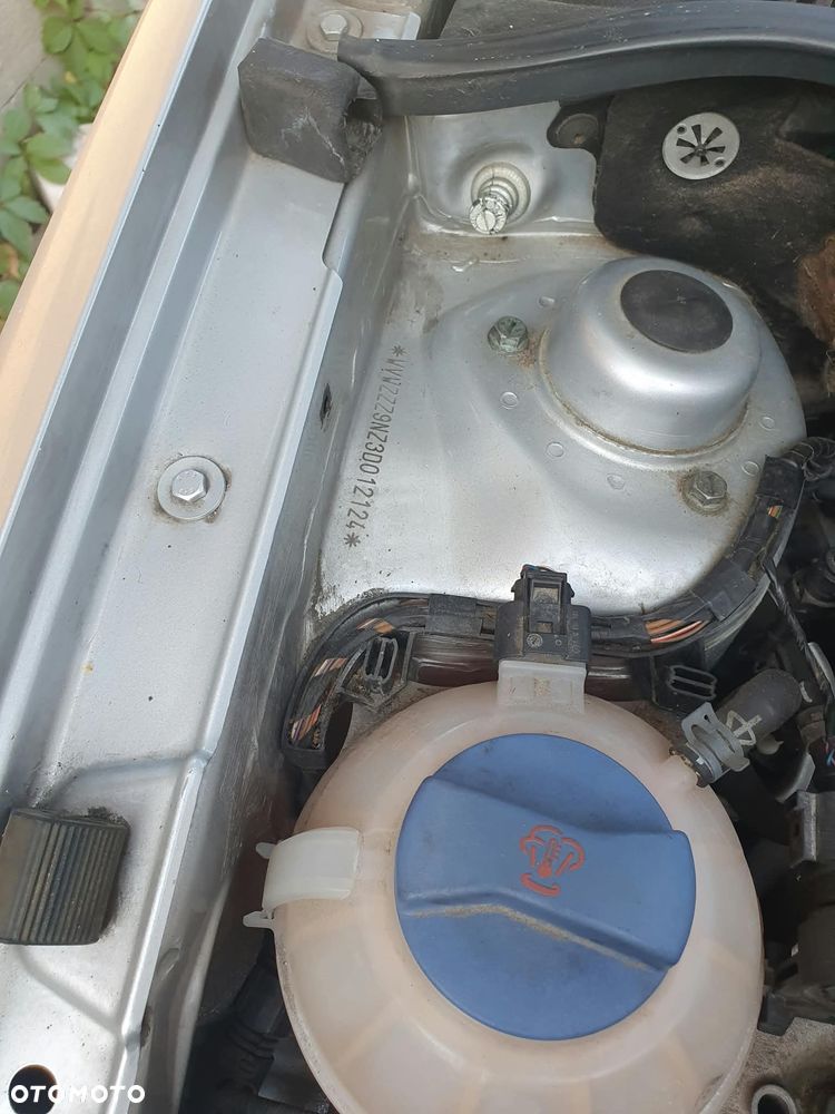 Volkswagen Polo 1.4 16V Comfortline - 14