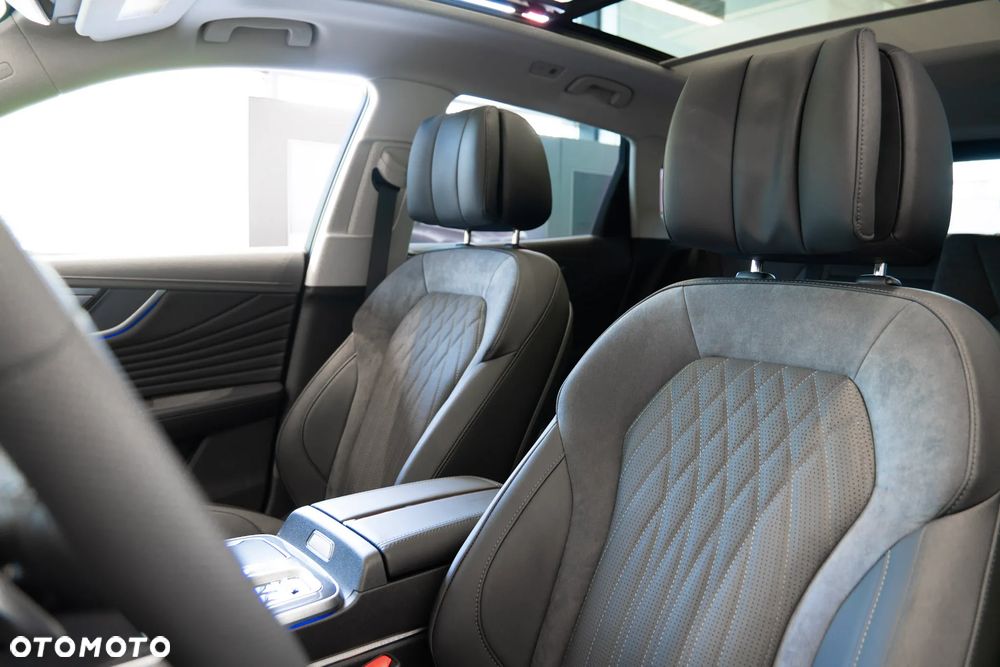 Hongqi HS5 2.0T Executive AWD - 26