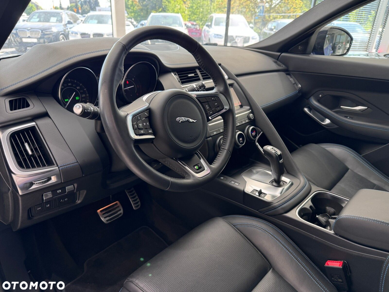 Jaguar E-Pace 2.0 i4D AWD R-Dynamic S - 8