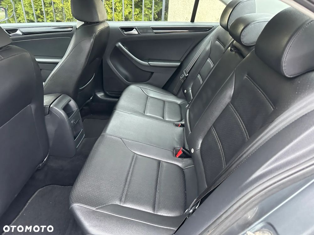 Volkswagen Jetta - 9