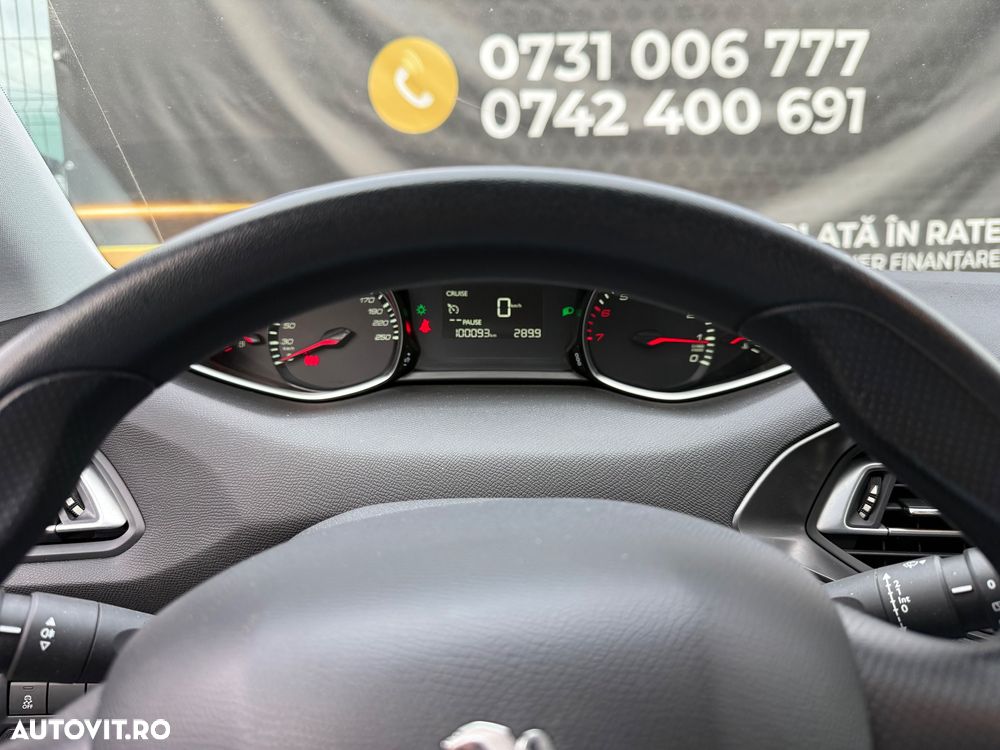 Peugeot 308 1.2 L PureTech Active - 8