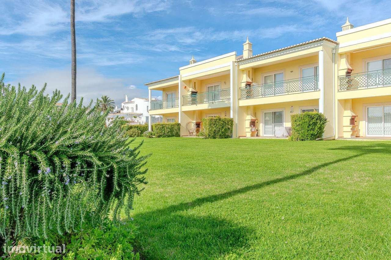Apartamento T1 Praia da Coelha / Galé com Terraço e Box - Grande imagem: 2/36