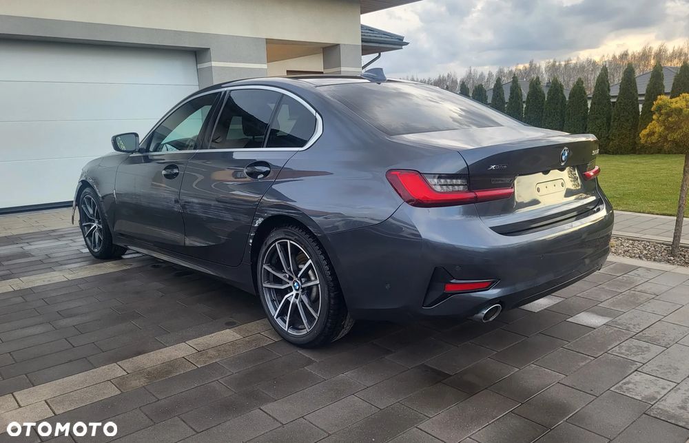 BMW Seria 3 330i xDrive Advantage - 4