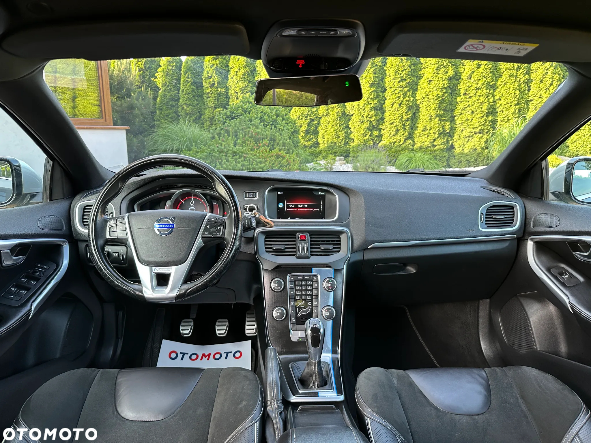 Volvo V40 D4 Drive-E R-Design Summum - 3