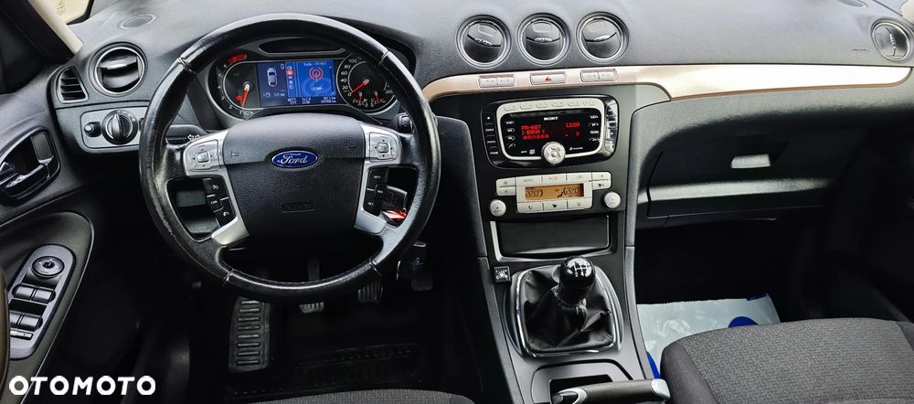 Ford Galaxy 2006 photo 2