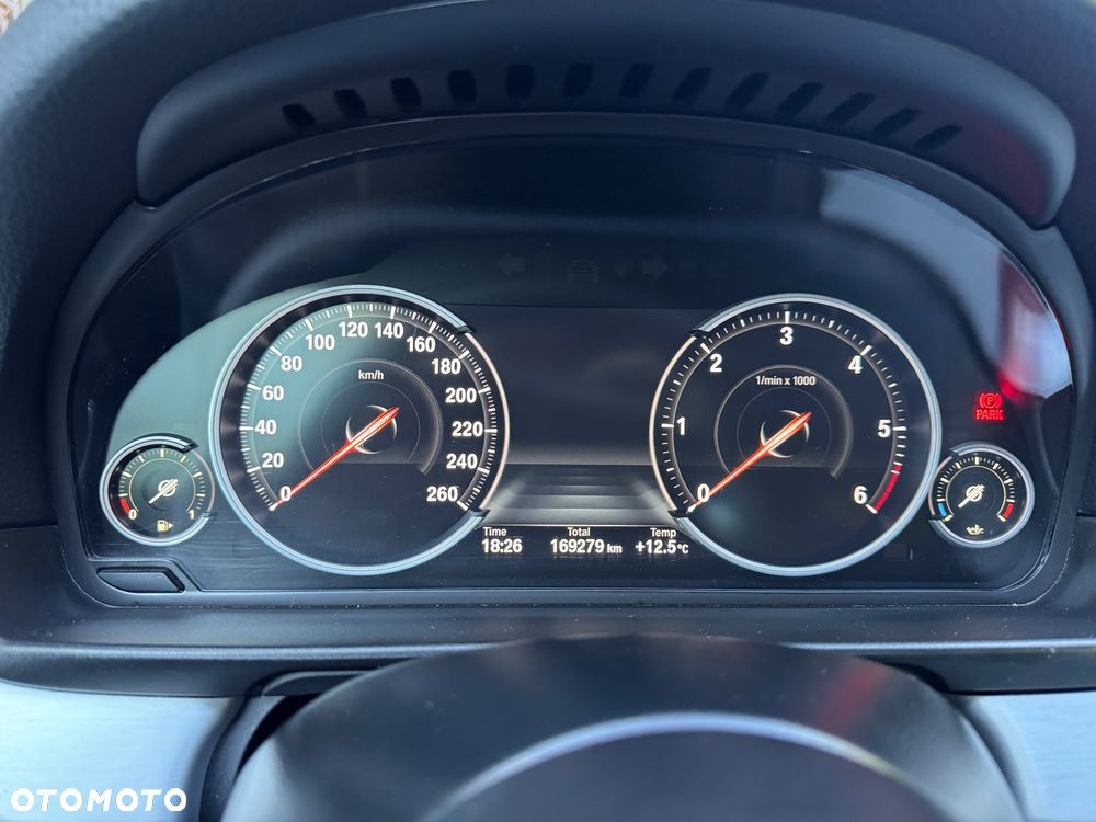 BMW Seria 5 520d xDrive Luxury Line - 16