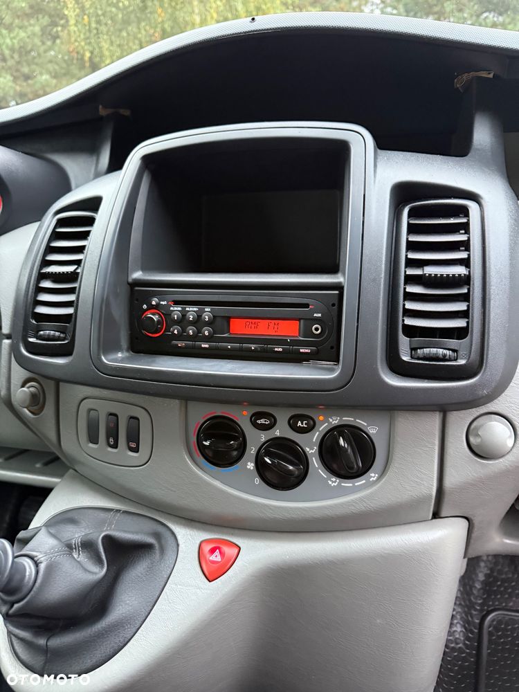 Opel Vivaro - 19