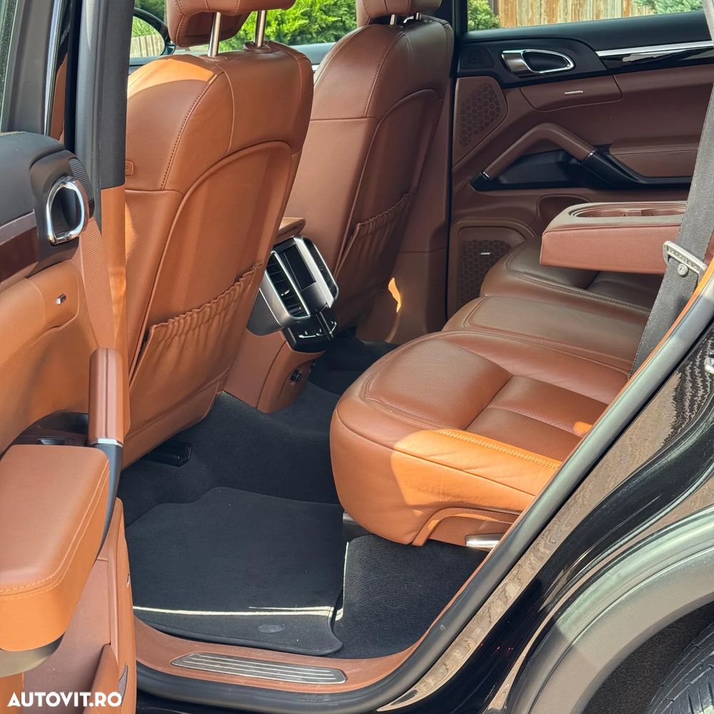 Porsche Cayenne 3.0 L - 5