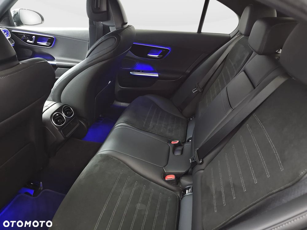 Mercedes-Benz Klasa C 300 de PHEV AMG - 13