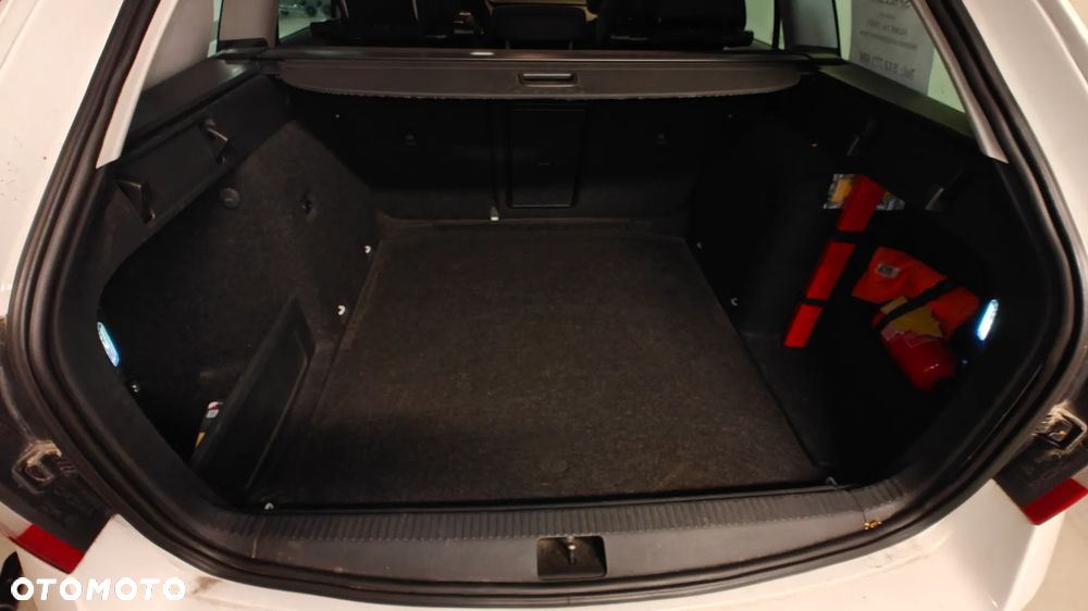 Skoda Octavia 1.6 TDI Ambition DSG - 37